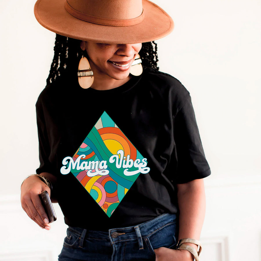 Retro Mama Vibes T-shirt