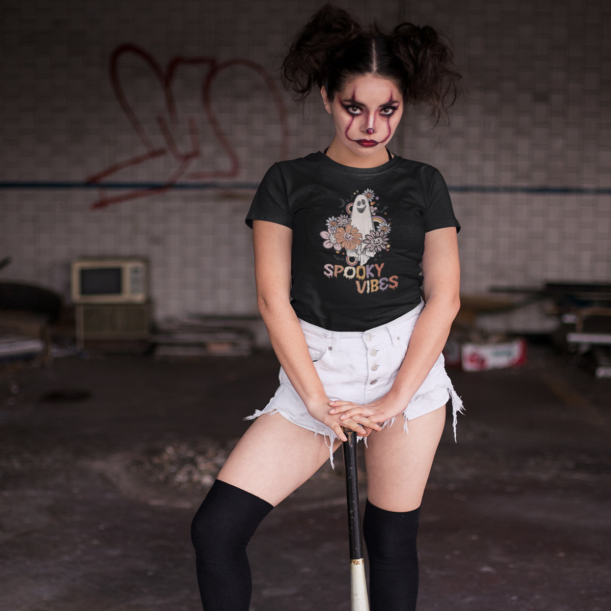 Retro Spooky Vibes Unisex T-shirt