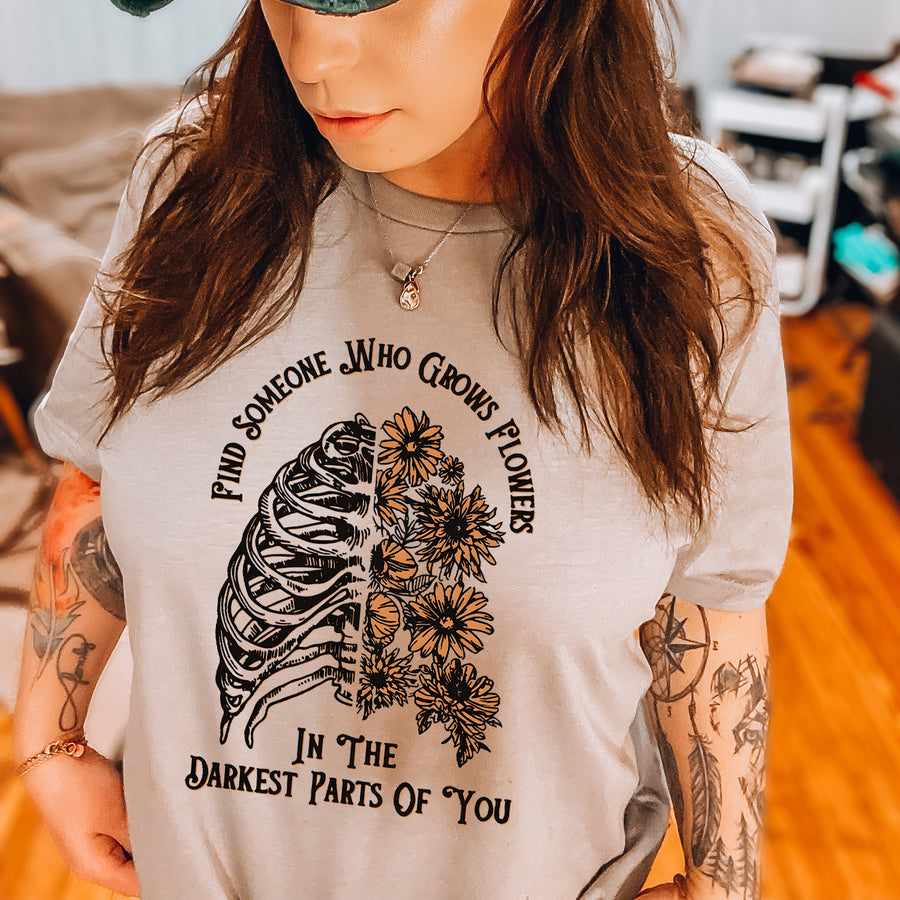 Find Someone Who Grows Flowers Unisex T-shirt
